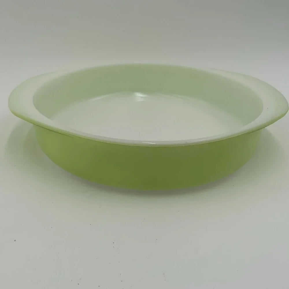 Vintage Pyrex Chartreuse 8